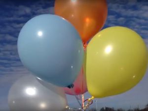 Suara Balon Meledak Disebut Bisa Picu Gangguan Pendengaran