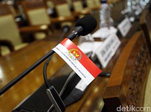 Ada 4 Versi Naskah UU Cipta Kerja Beredar, Ada 3 Versi Pasal 24 Ayat 5