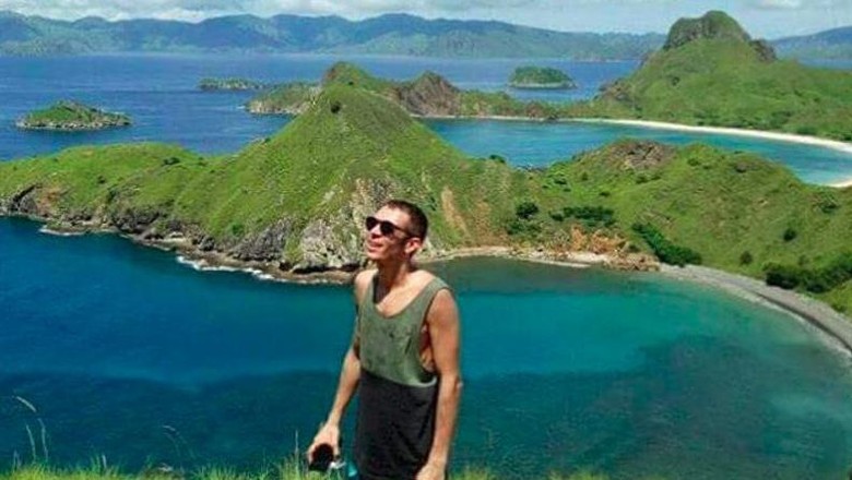 Foto: Valentino Rossi ketika mendaki di Pulau Padar (@floresjimmie/Instagram) Foto: Valentino Rossi ketika mendaki di Pulau Padar (@floresjimmie/Instagram)