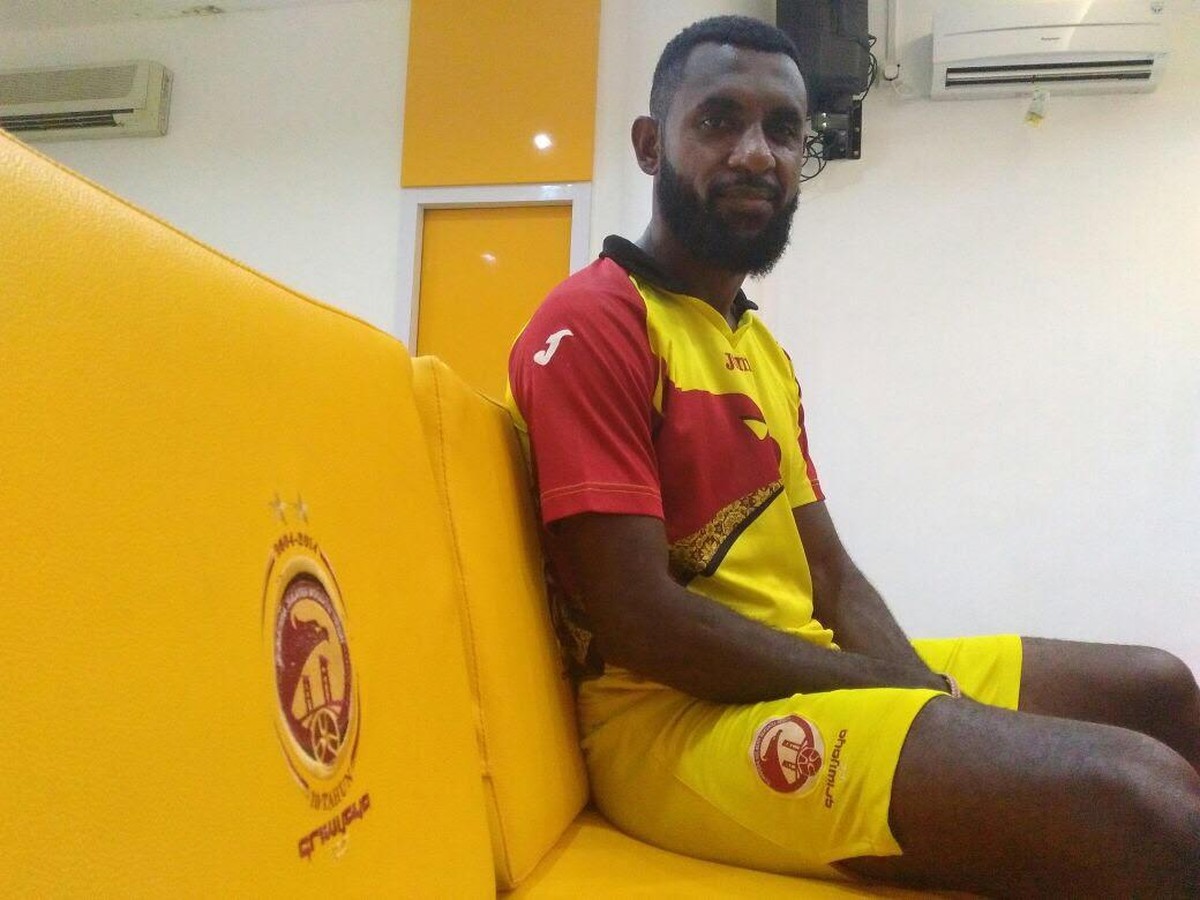 Rudolof Yanto Basna dengan seragam Sriwijaya FC. (Foto: Ist)