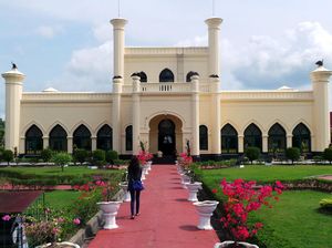 Ngabuburit di Siak, Istananya Para Sultan