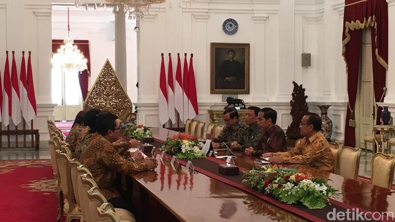Jokowi Rapat Konsultasi Kenegaraan dengan Pimpinan MPR di Istana