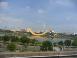 Pemandangan Menarik dari Balik Jendela Kereta Cepat Taiwan