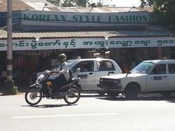 Tetangga Indonesia Bikin Aturan Ganjil Genap demi Hemat BBM