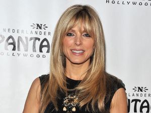 Selfie Pakai Masker di Pesawat, Mantan Istri Donald Trump Tuai Kontroversi