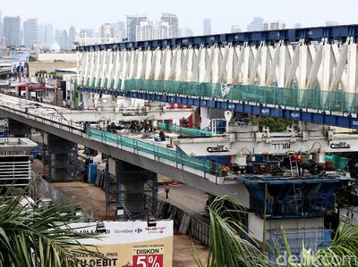 Bangun Stasiun H Nawi, Jalan Fatmawati Ditutup