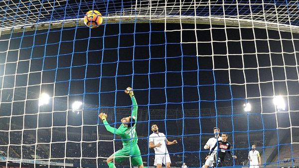 Hempaskan Fiorentina, Napoli ke Semifinal Coppa Italia