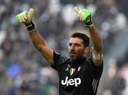 Pelukan Buffon pada Wasit Dipermasalahkan, Ini Komentar Allegri