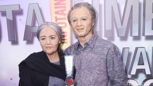 Keren! Seperti Ini Wajah Ricky Harun dengan istrinya 50 Tahun Mendatang