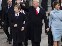 Olok-olok Anak Bungsu Donald Trump, Penulis Program TV Diskors