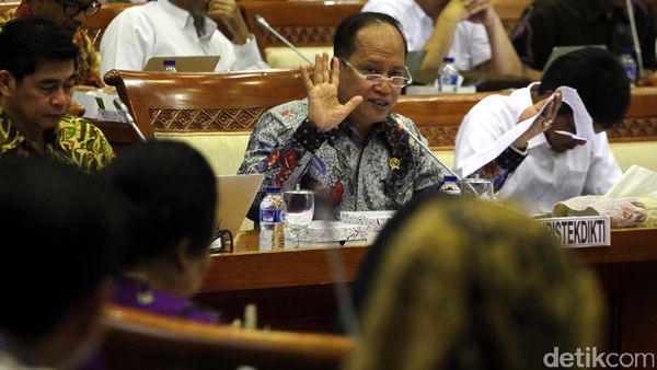 Menristekdikti Raker dengan Komisi X
