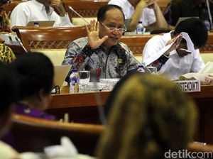 Menristekdikti Raker dengan Komisi X