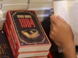 Novel 1984 George Orwell Laris Lagi Gara-gara Penasihat Politik Donald Trump