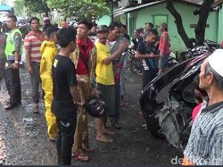 Honda Accord Tabrak Truk Tonton di Probolinggo, 1 Orang Tewas