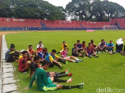 Jelang Kompetisi, Persik Kediri Seleksi Pemain Setempat