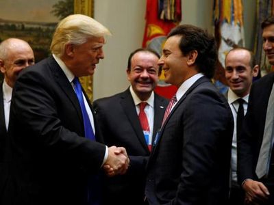 Donald Trump Bertemu Bos Otomotif Amerika