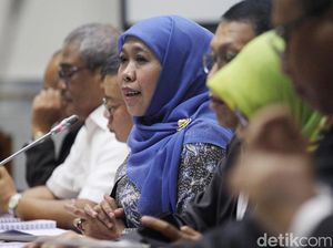 Rapat Kerja Mensos Khofifah Dengan Komisi VIII Rapat Kerja Mensos Khofifah Dengan Komisi VIII
