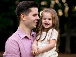 Video Viral Duet Ayah dan Putrinya Ini Bakal Bikin Kagum