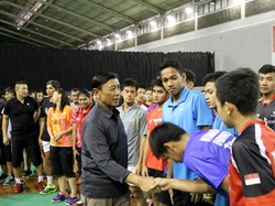 Ketika Wiranto Duduk Lesehan Bareng Atlet di Pelatnas Cipayung