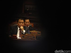 Cerita Rapat Gelap Jelang Pemilihan Ketua MK