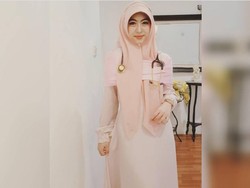 Hijab Syari Ala Dokter Cantik Shindy Putri, Adik dari Oki Setiana Dewi