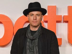 Nonton Trainspotting 2, Ewan McGregor Nangis Nonton Trainspotting 2, Ewan McGregor Nangis