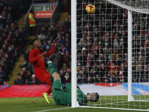 Kritik Carragher kepada Sturridge Kritik Carragher kepada Sturridge