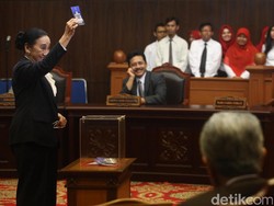 Jokowi Didesak Bentuk Pansel Pengganti Hakim MK Maria Farida