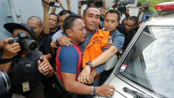 Bupati Buton Samsu Umar Resmi Ditahan KPK