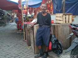 Kisah Kakek Pemungut Sampah Penjaga Klenteng Boen Tek Bio