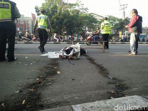 Tabrak Truk di Jalan Soekarno Hatta, Biker Berkaus Ramones Tewas Tabrak Truk di Jalan Soekarno Hatta, Biker Berkaus Ramones Tewas