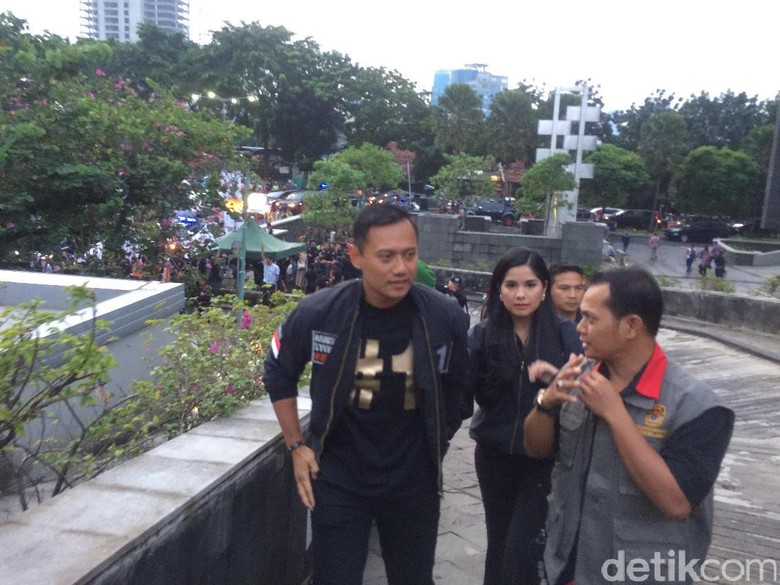 Tiba di Lokasi Debat Agus Sylvi Ungkap Pesan dari SBY Tiba di Lokasi Debat Agus Sylvi Ungkap Pesan dari SBY