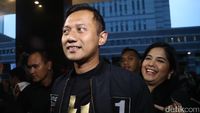 Cagub Agus Didampingi Annisa Pohan Tiba di Lokasi Debat
