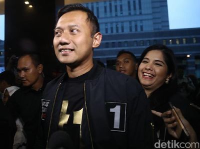 Cagub Agus Didampingi Annisa Pohan Tiba di Lokasi Debat