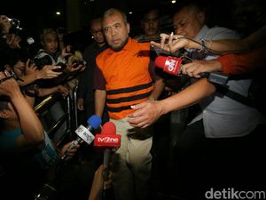 MKMK Duga Patrialis Akbar Melakukan Pelanggaran Etik Berat