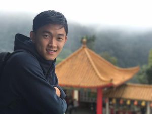 Sutanto Tan Rayakan Imlek: Mudik ke Batam, Ibadah di Wihara, Terbang ke Solo