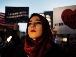 Demonstran Berkumpul di Bandara-bandara AS Tolak Kebijakan Imigrasi Trump