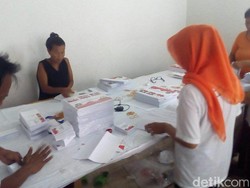 KPU Jaktim Temukan 1.118 Lembar Surat Suara Rusak