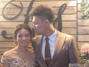 Fendy Chow Lamar Stella Cornelia di Malam Imlek