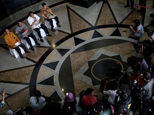 MK Pecat Hakim Konstitusi Patrialis Akbar