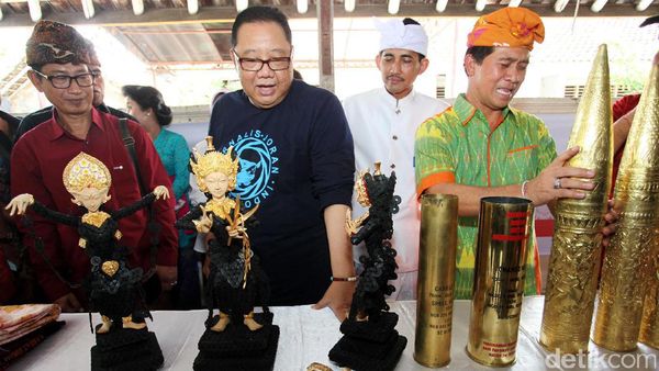 Menkop Hadiri Acara Lompatan Budaya Wastra Kamasan di Bali