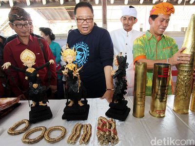 Menkop Hadiri Acara Lompatan Budaya Wastra Kamasan di Bali