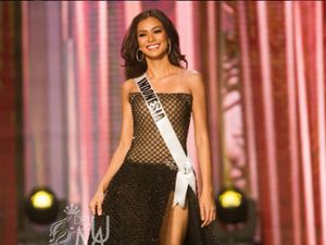 Ada Insiden Saat Memamerkan Gaun, Kezia Warouw Didukung Netizen