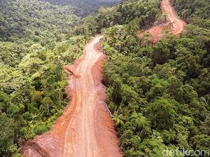 Jalan Trans Papua Dibangun Besar-besaran di Masa Jokowi Jalan Trans Papua Dibangun Besar-besaran di Masa Jokowi