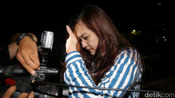 Anggita, Wanita yang Dibawa KPK Bersama Patrialis Akbar