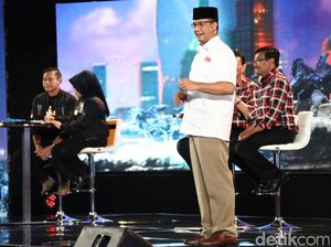 Anies Baswedan Ingin Subsidi Semua Angkot di Jakarta Anies Baswedan Ingin Subsidi Semua Angkot di Jakarta