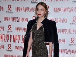 Momen Makan Lily-Rose Depp hingga Lembut Membal Pancake Osaka
