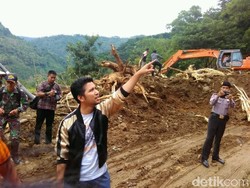 Pembukaan Jalur Trenggalek-Ponorogo Pasca Longsor Dikebut