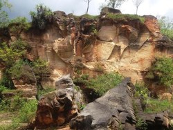 Bukit Arosbaya, Spot Foto Baru yang Unik di Madura