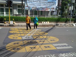 Yuk Main ke Bandung! Lihat Tempat Menyeberang yang Unik Ini